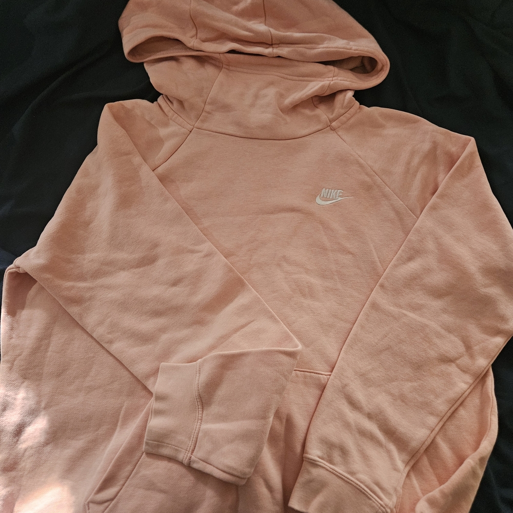 SOld Nike Peach Hoodie with White Swoosh